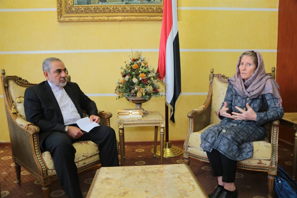 السفير الإيراني لدى مليشيا الحوثي يلتقي رئيسة الصليب الأحمر بمقر الخارجية بصنعاء