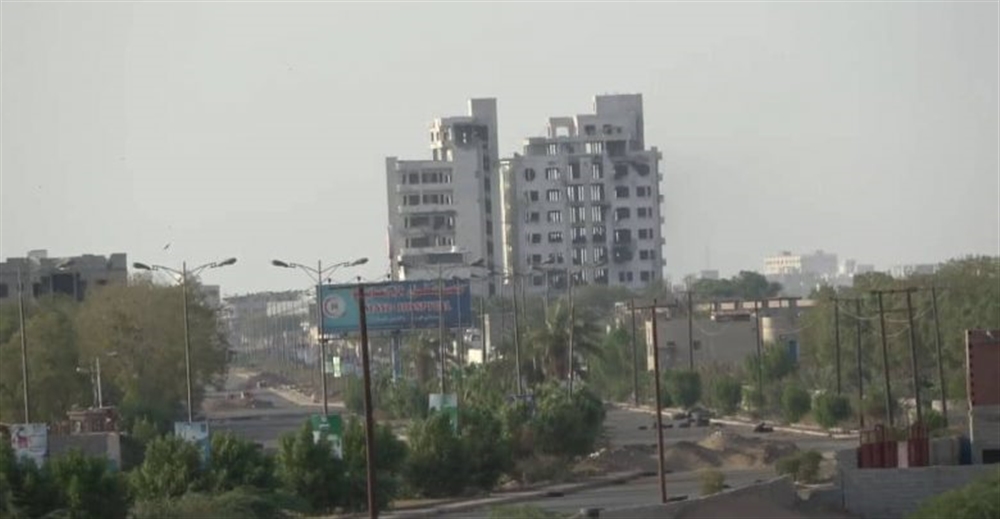 إعلام عسكري : إندلاع معارك عنيفة في مدينة الحديدة