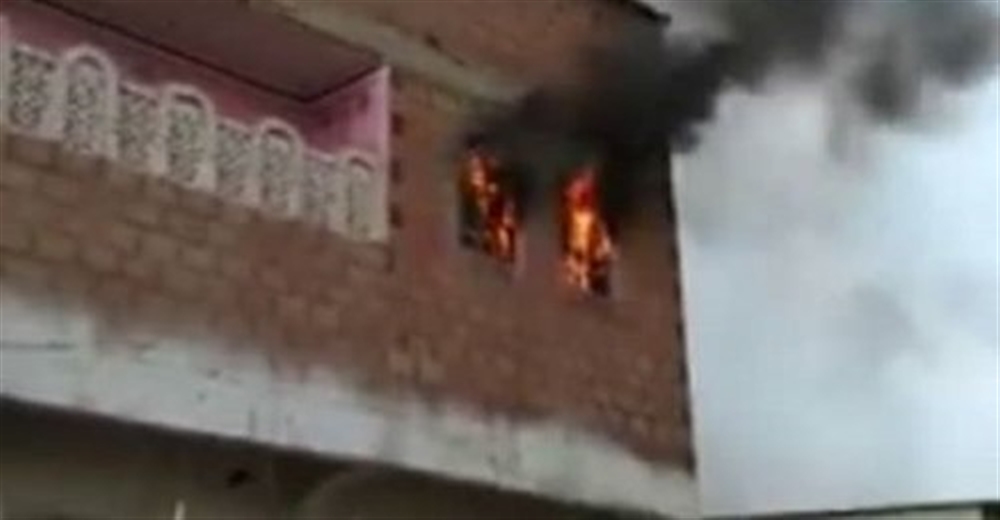 حريق بمنزل جراء قصف حوثي بالحديدة