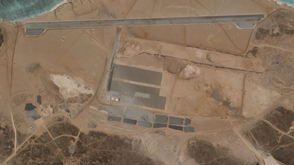 وكالة أمريكية: الإمارات تبني قاعدة جوية في جزيرة بركانية قبالة اليمن