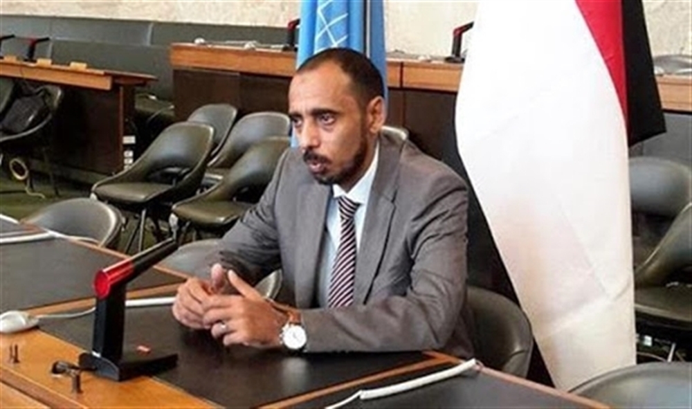 وزير سابق يطالب قيادة الشرعية والقوى الوطنية ب"الاستيقاظ" لوقف " تقسيم الوطن"