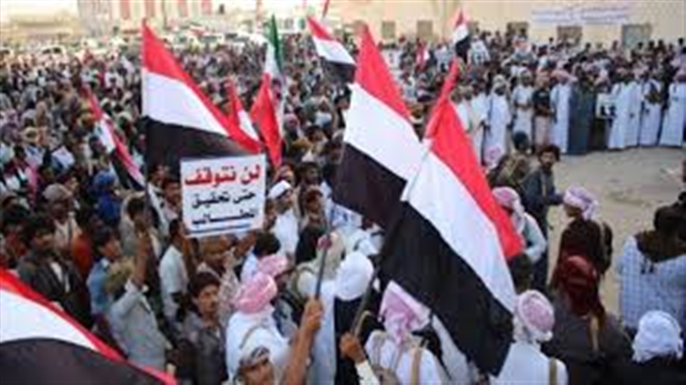 المهرة.. رئيس "اعتصام شحن" يتهم أطرافا داخلية بمحاولة جر المحافظة إلى الفوضى