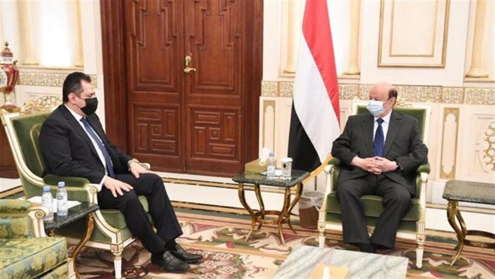 مصادر : السعودية ورئيس الوزراء يدعمان مطالب الانتقالي بشأن عودة الحكومة والرئيس يرفض