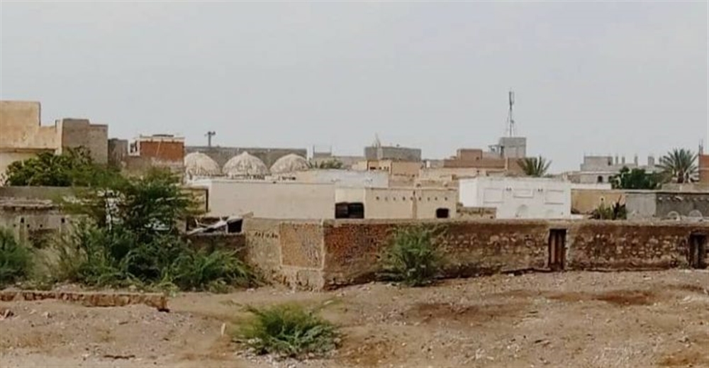 الحديدة.. الحوثيون يقصفون مدينة حيس بعشرات القذائف