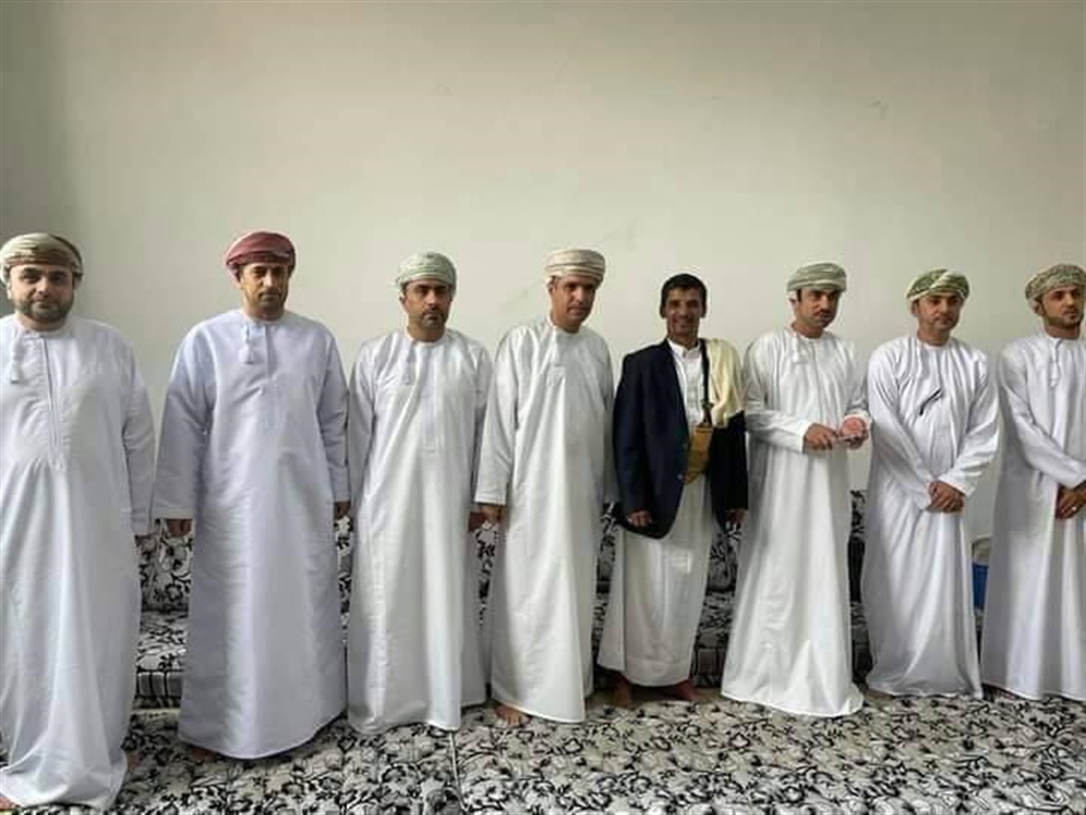مركز دراسات: سلطنة عمان تواجه السعودية والإمارات عبر مليشيا الحوثي
