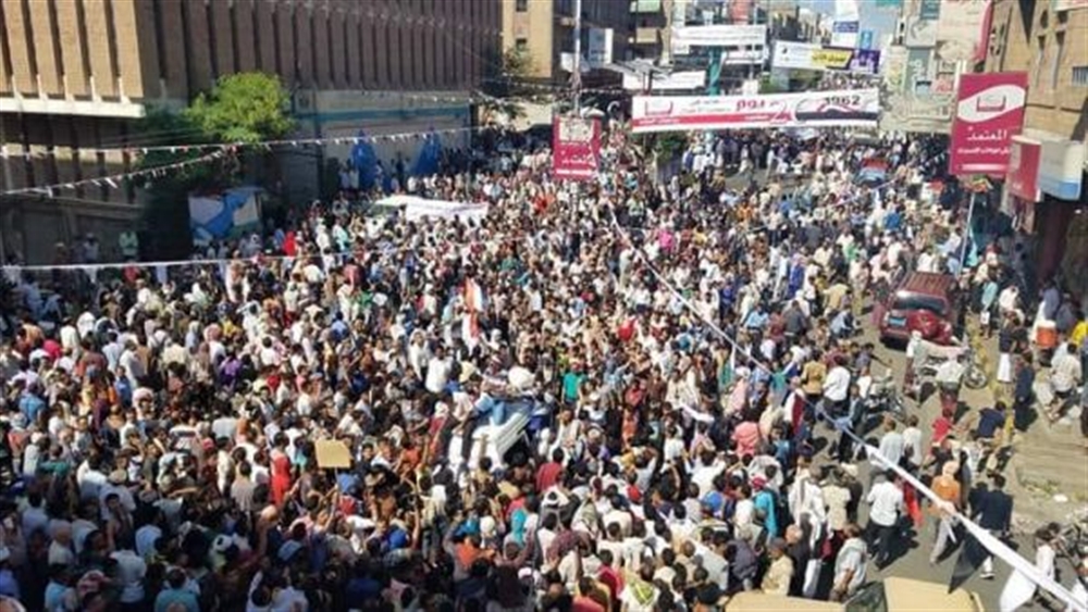 قيادي في حزب الاصلاح بتعز يؤكد مشروعية مطالب المتظاهرين ويحمل السلطة مسئولية الاهمال والتساهل