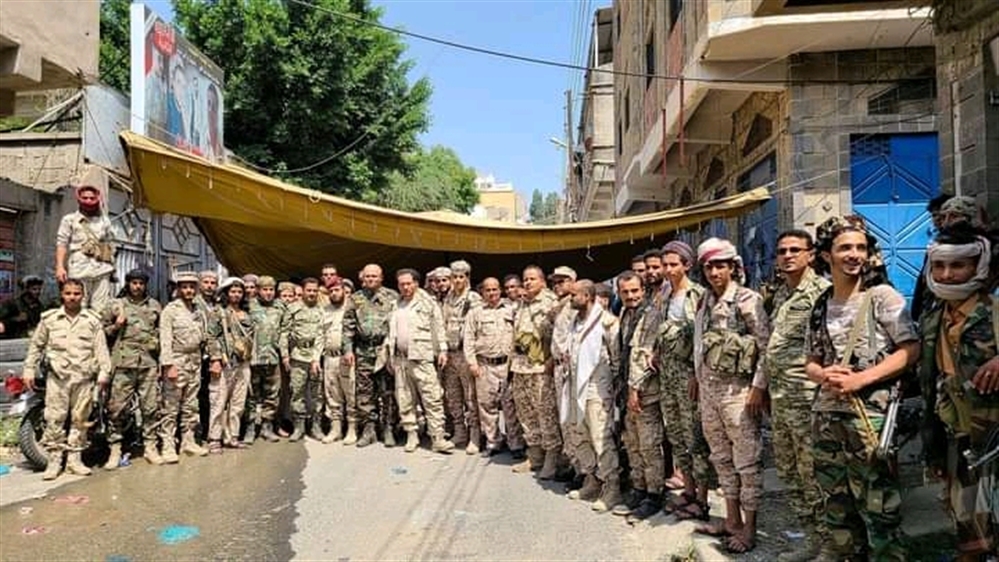 تعز...جنود يحتجون على انقطاع التغذية والمرتبات