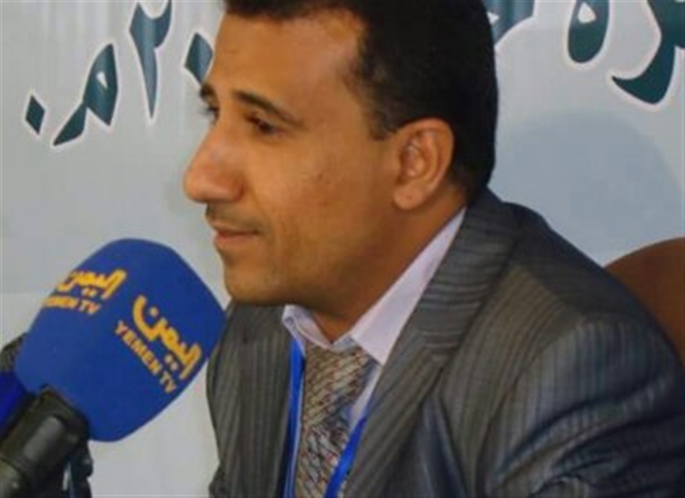 بعد مقال له بعنوان "حكومة الاحذية" ...وزير الاعلام يقيل مدير إعلام تعز ويكلف مسئولا جديدا للمكتب