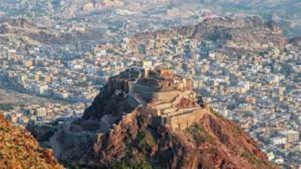 تعز.. اللواء 22 يوضح تفاصيل حادثة الاعتداء على مقره واعتقال احد أفراده