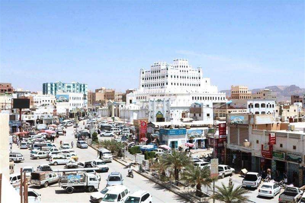 إغلاق محلات الصرافة غير الرسمية في حضرموت