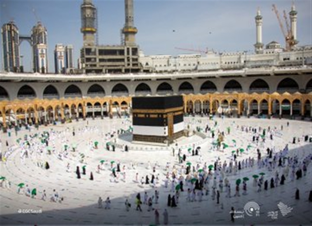 آلاف الحجاج يتدفقون إلى مكة في ظل إجراءات مشددة من وباء كورونا