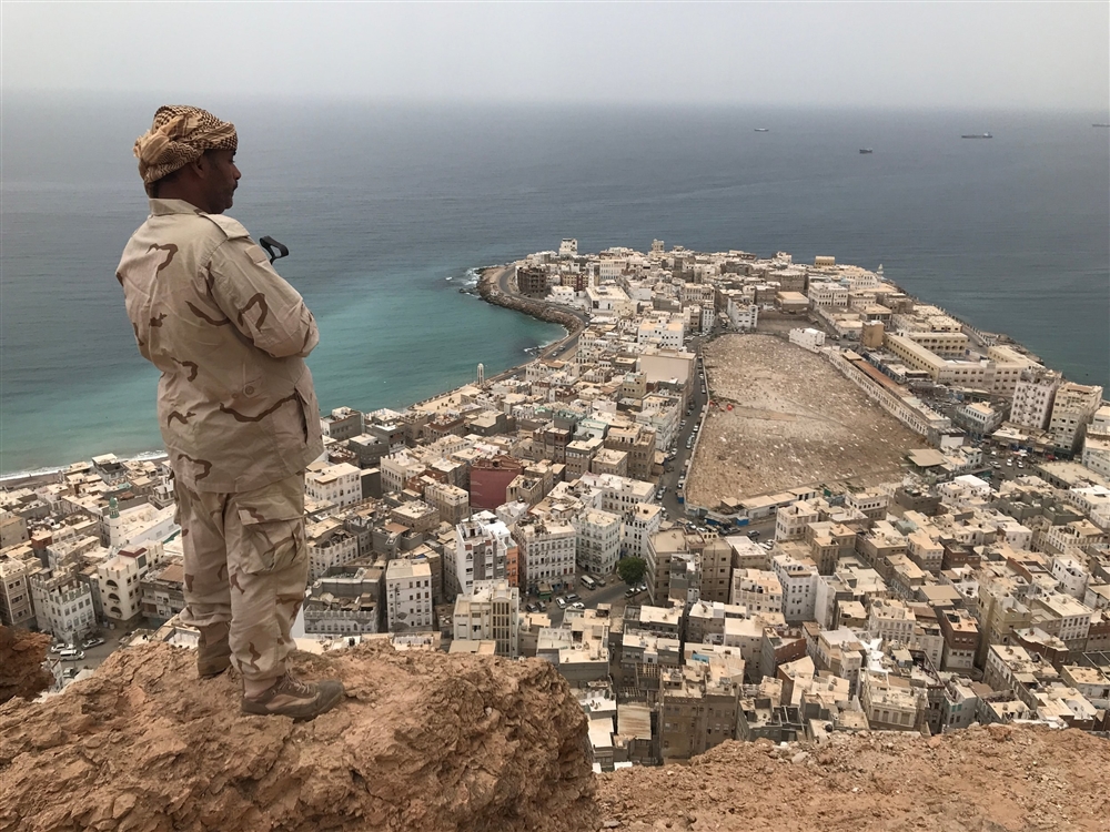 حضرموت.. مسلحون يسطون على 18 مليون ريال