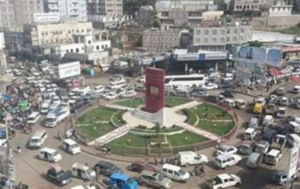 مصادر : مسلحون يعتدون على دكتور جامعي ونجله في إب
