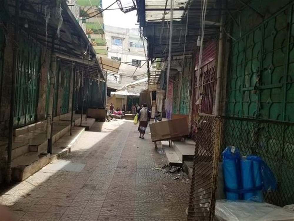 مسؤول حوثي يغلق عشرات المحلات في محافظة إب ويخطف 30 تاجرا