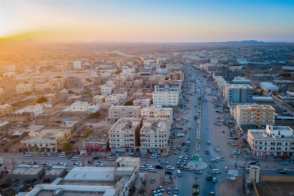 شبوة.. الأحزاب السياسية تطالب برفع الحصار على الموانئ اليمنية وترشيد نفقات الحكومة
