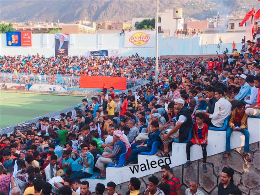 أمام اكثر من 5000 متفرج بتعز...الأهلي يحقق البطولة وينتزعها من أفواه (طاهش الحوبان) بهدف الأسمراني!!