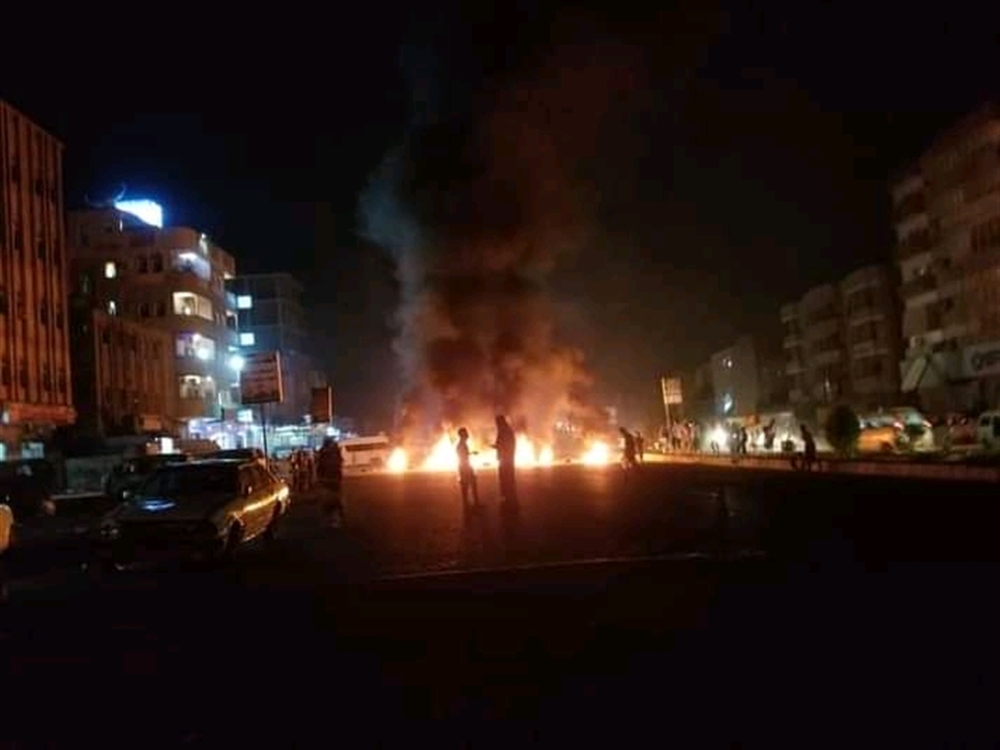 الشيخ الفضلي يستنكر اعتداءات مليشيا الانتقالي على المحتجين في عدن
