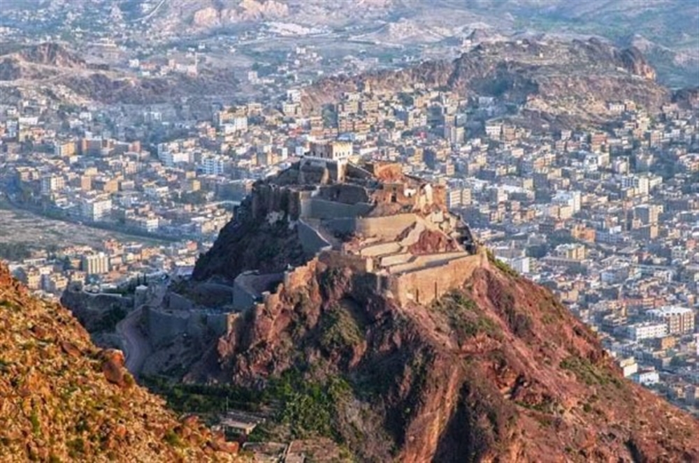 مقتل طفل في قصف حوثي لحي سكني غرب تعز