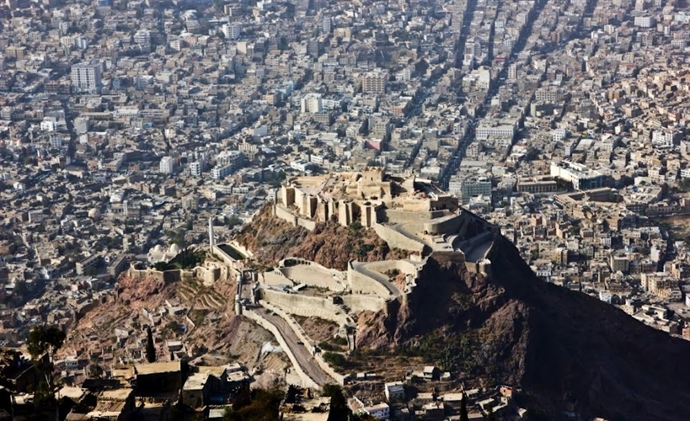 اندلاع معارك عنيفة بين الجيش والحوثيين في تعز