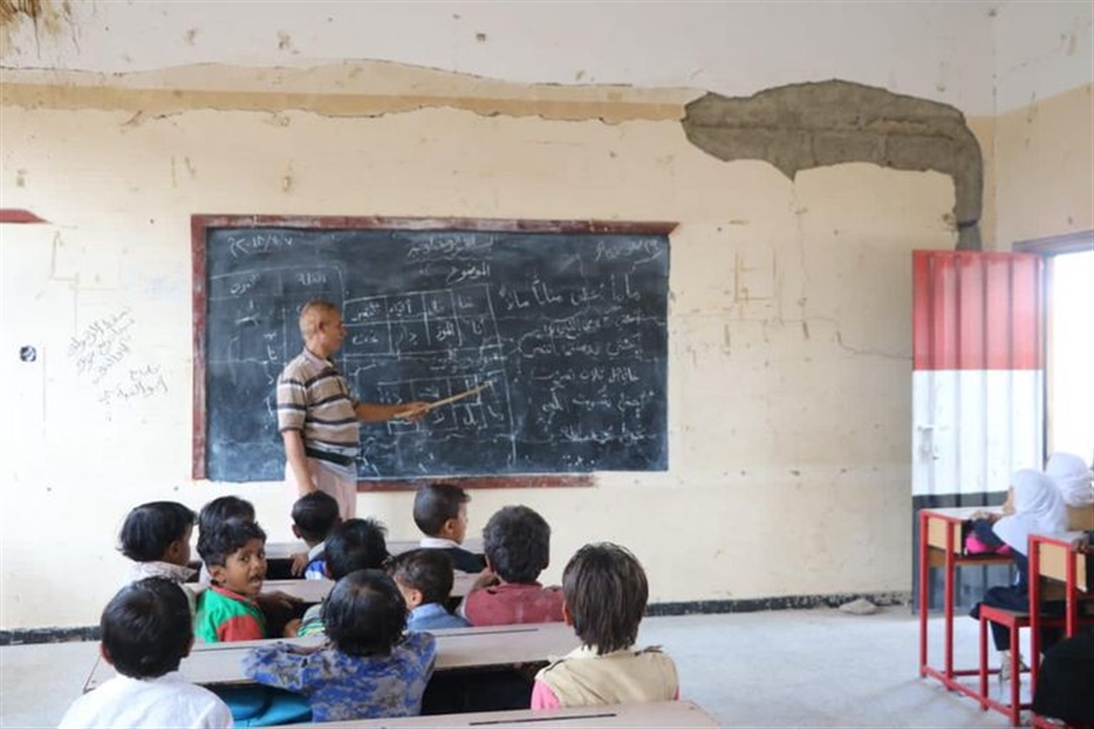 صحيفة بريطانية : المعلم اليمني في عيده العالمي "قتل وتعذيب واعدام"