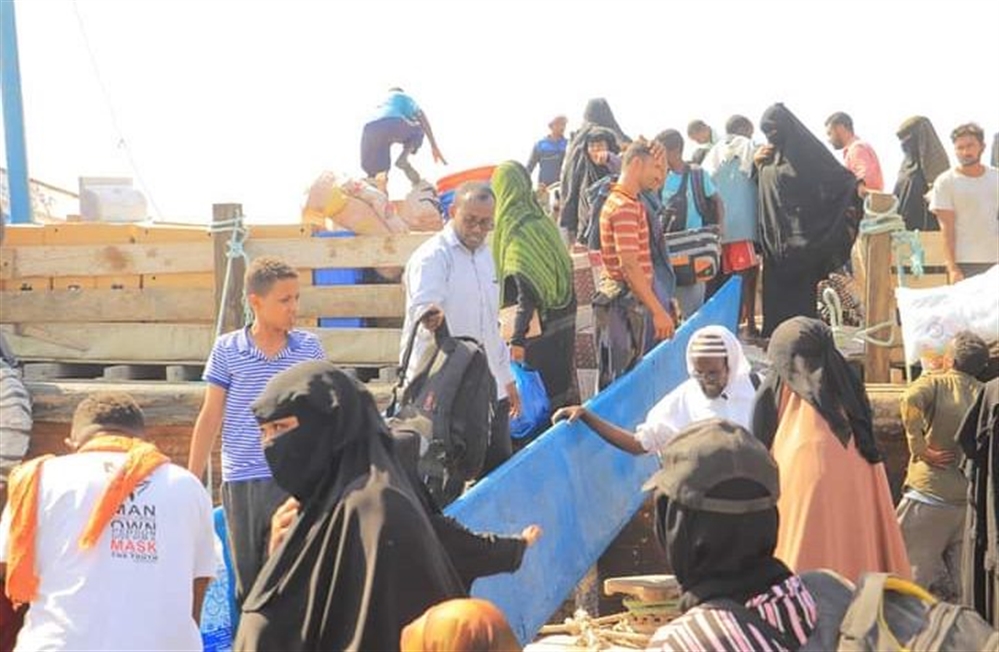 وصول عشرات اللاجئين اليمنيين إلى الصومال