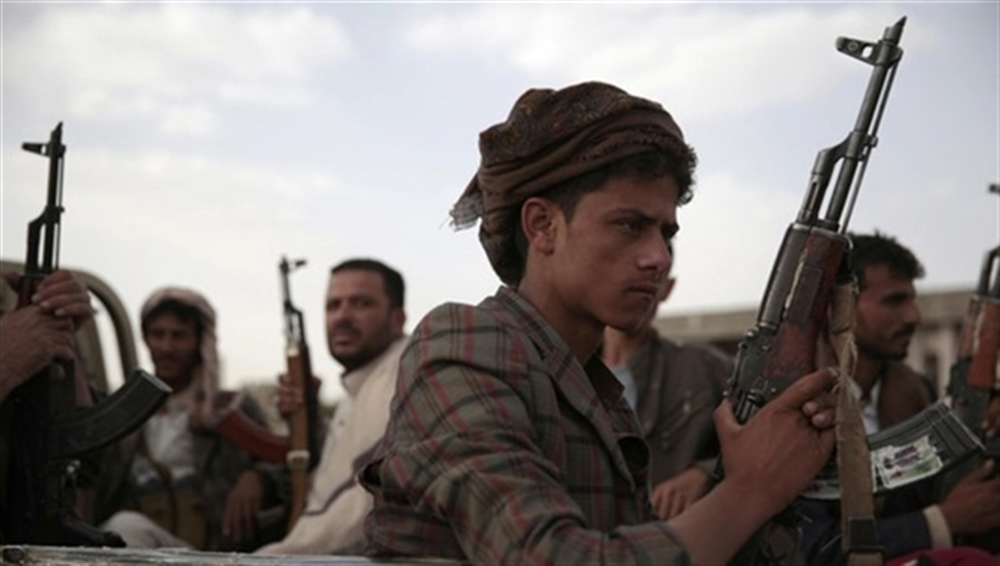 مصادر محلية : الحوثيون يعيدون انتشارهم بالجراحي ويطردون أسر من منازلها
