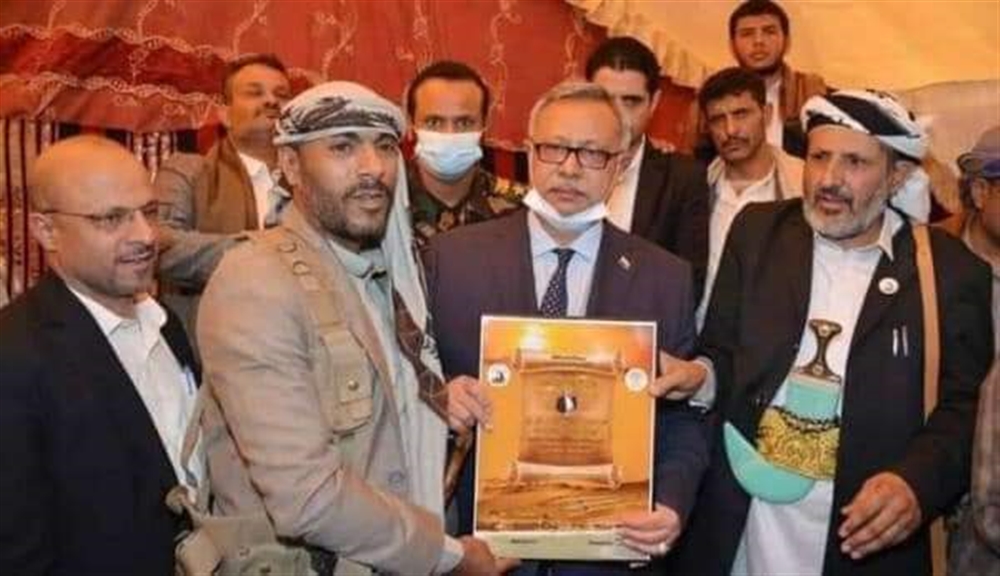 الحوثيون يكرّمون أحد أبرز قيادات تنظيم القاعدة