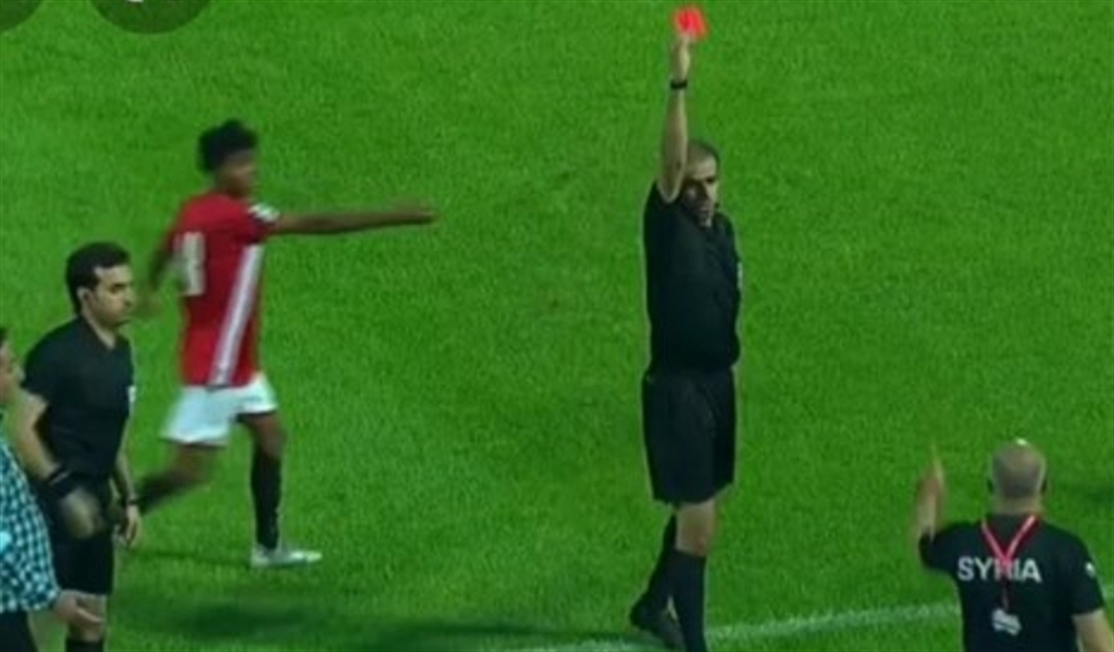 (فيديو).. اعتداء مساعد المدرب السوري على لاعب يمني يثير ضجة واسعة ومطالبات سورية يمنية بمعاقبته
