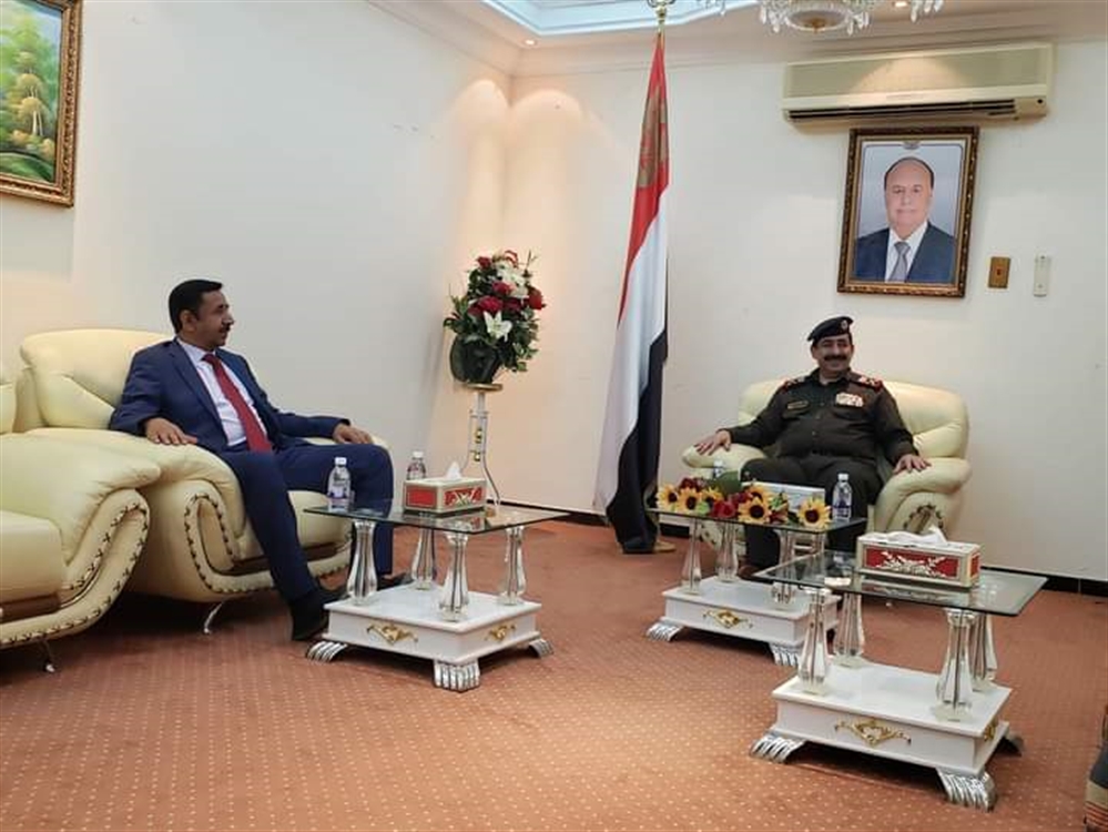 محافظ شبوة يلتقي وزير الداخلية ويناقش معه الأوضاع الأمنية في المحافظة