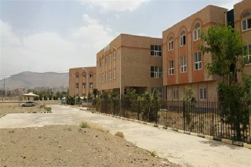 أكاديمي: الحوثيون يطردون أسرتي من سكن جامعة صنعاء