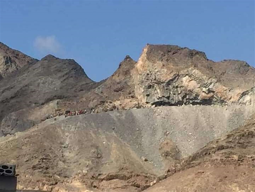 مقتل 4 عمال في انهيار صخري بعدن