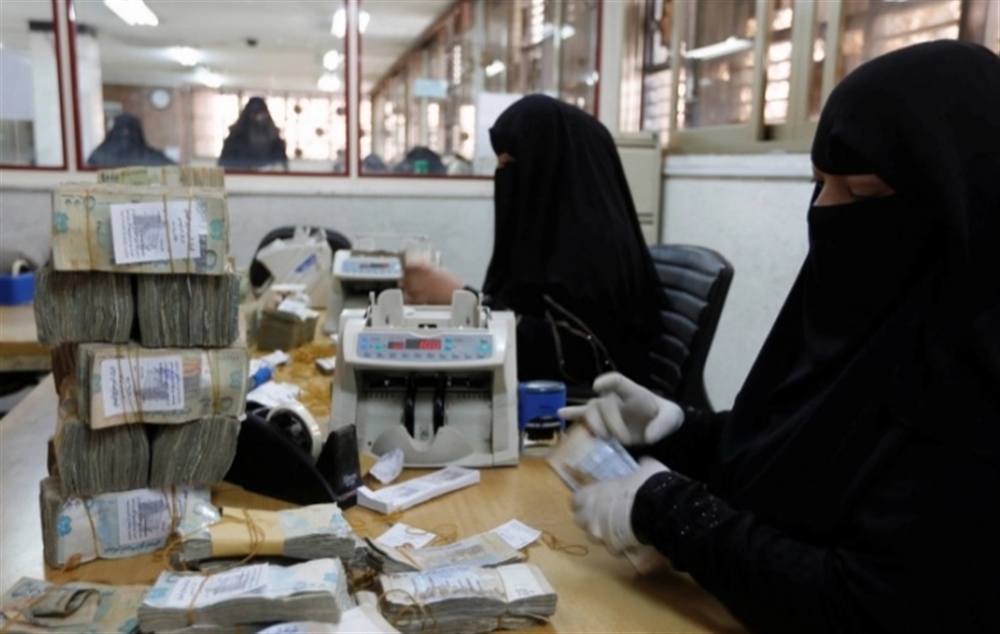 "الريال اليمني" يواصل التحسن أمام العملات الأجنبية