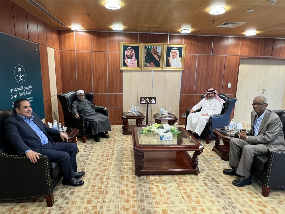 بعد لقاء عيدروس الزبيدي... السفير السعودي يلتقي بقيادات إصلاحية في الرياض