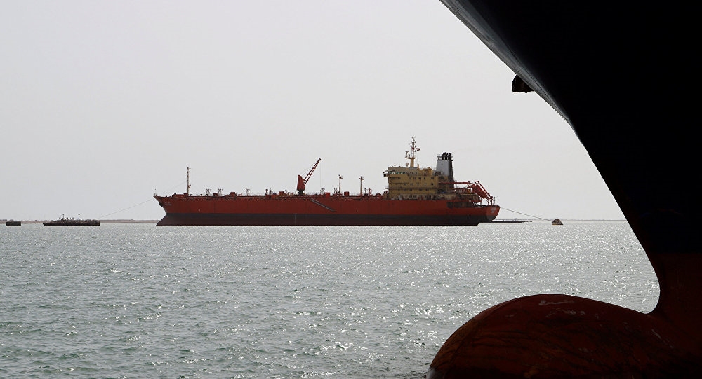 الحوثيون: التحالف اقتاد سفينة وقود قسرًا إلى سواحل جيزان