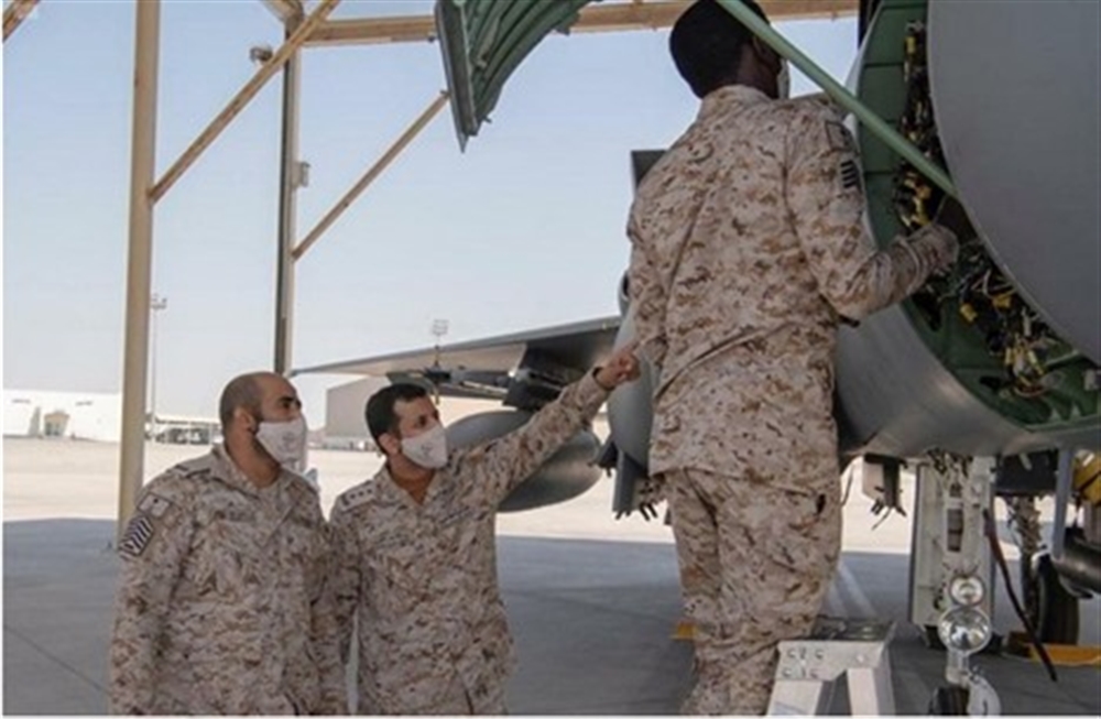 فايننشال تايمز : السعودية تطلب المساعدة من دول الخليج لمواجهة الحوثيين