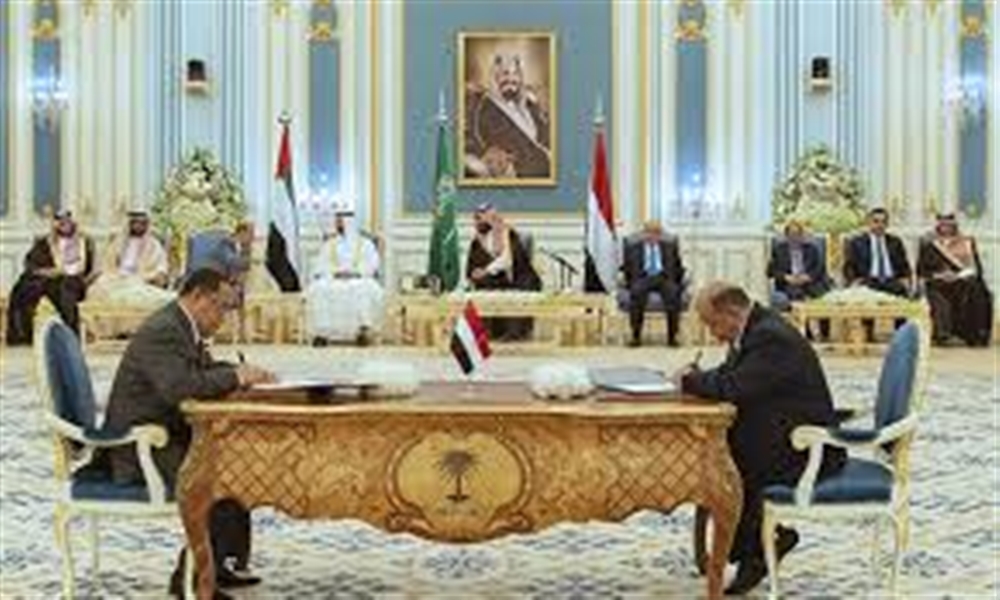 الحكومة ترد على اتهامات الانتقالي بشأن اتفاق الرياض وتؤكد : تعمق الفجوة وتخدم الحوثيين