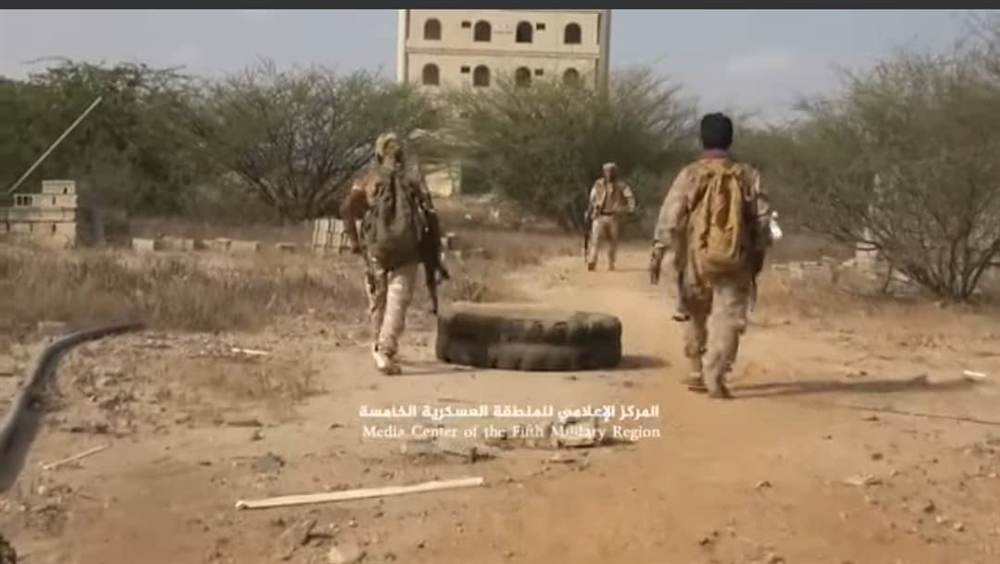 حجة.. الجيش يواصل عملياته في مدينة "حرض" ويقترب من استكمال تحريرها