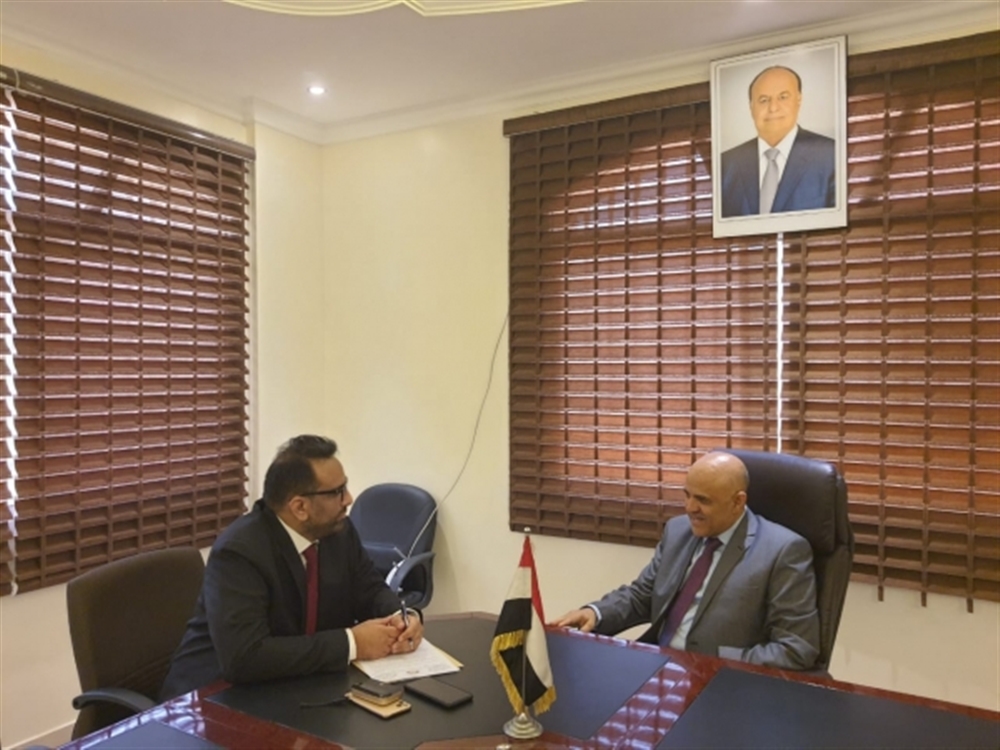 محافظ تعز يطالب شركة النفط بإعادة فتح فرعها وتوفير الوقود