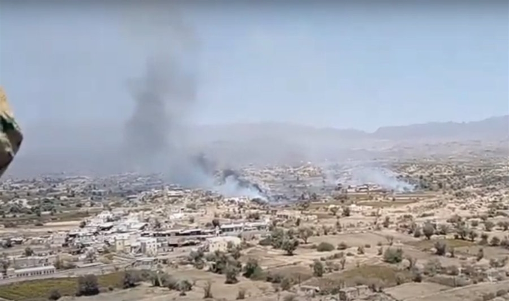 الحوثيون يحرقون مزارع مواطنين في الضالع