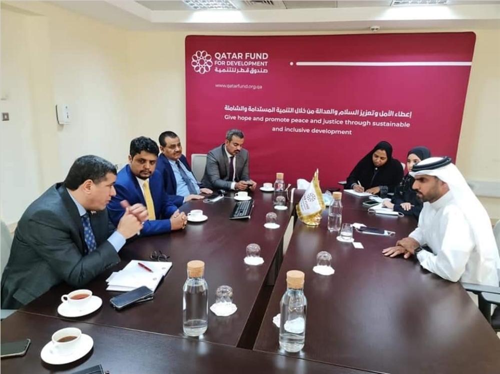 اليمن تبحث مع قطر إمكانية دعم مشاريع في قطاع الكهرباء