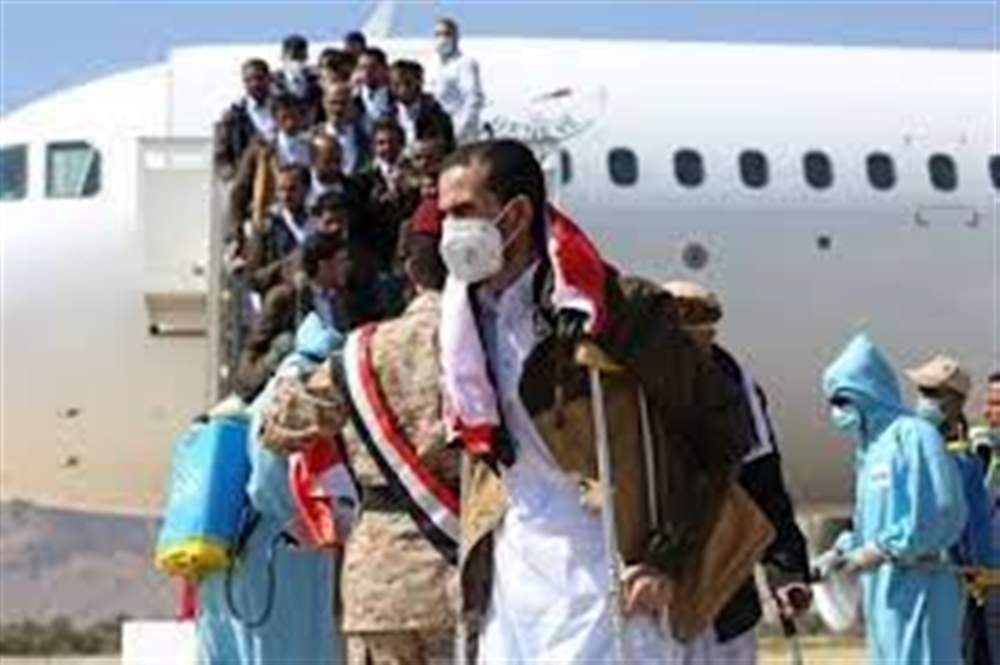 مسؤول حكومي يؤكد الاتفاق على أكبر صفقة تبادل أسرى بين الشرعية والحوثيين ويكشف التفاصيل