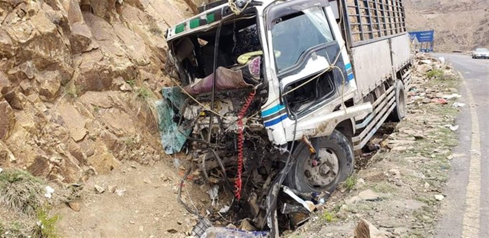 صنعاء.. وفاة شخص وإصابة آخرين في حادث اصطدام شاحنة بباص