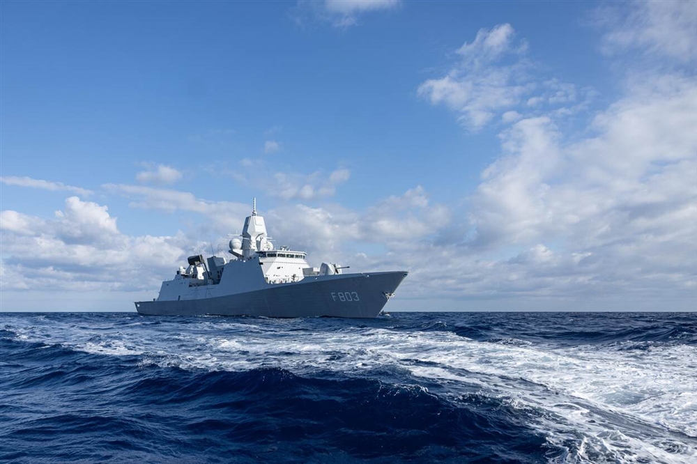 هولندا ترسل فرقاطة للمشاركة بحماية السفن من هجمات الحوثي في البحر الأحمر