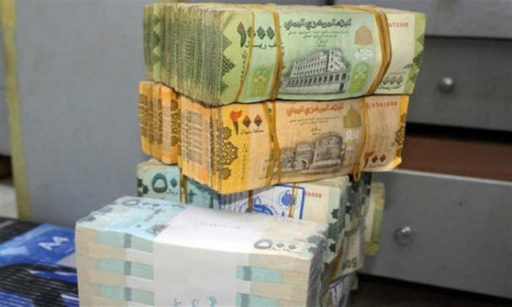 غياب تام لأي معالجات.. الريال اليمني يواصل الانهيار التاريخي