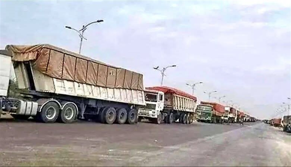 مليشيا الحوثي تفرض اتاوات مالية على سائقي الشاحنات في الحديدة