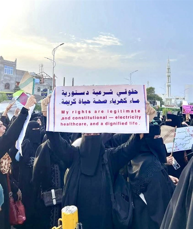 الحكومة تتعهد بحلول جذرية للخدمات وإنقاذ العملة وسط تصاعد الاحتجاجات