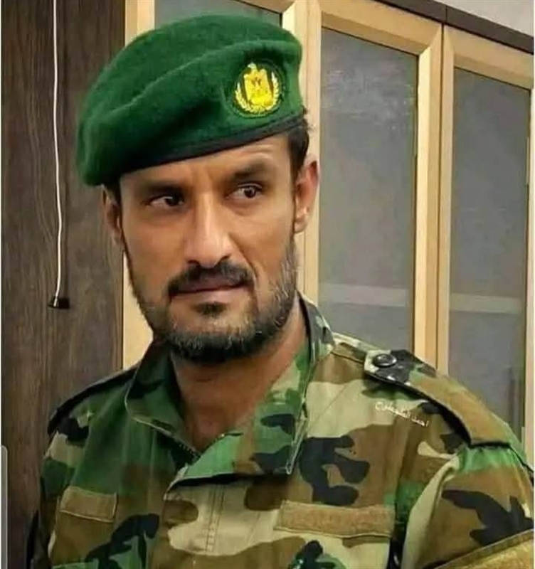 قيادي بقوات الانتقالي يشن هجوما على قيادات الشرعية والمجلس الرئاسي ويقول إن تربة تعز "تعج بالإرهابيين" (فيديو)
