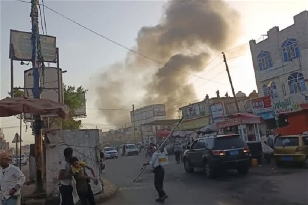 وفاة مواطن متاثرا بإصابته بانفجار مخزن أسلحة لتاجر حوثي شرق تعز