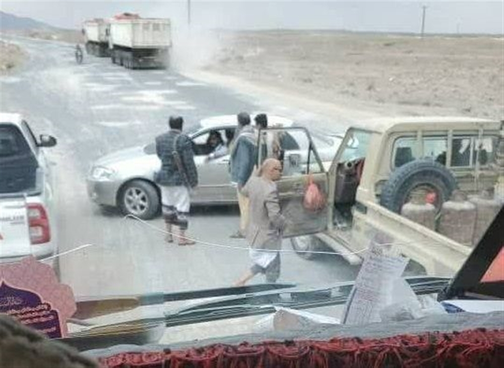 عناصر حوثية تداهم منزلا وتختطف نساء في صنعاء
