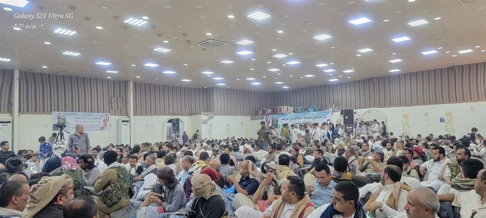 مأرب.. إقامة عزاء للشيخ صالح حنتوس وسط حضور شعبي واسع